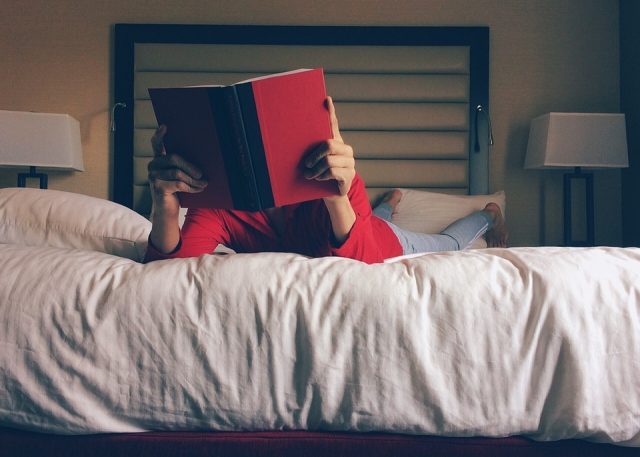 improving your learning while reading in bed