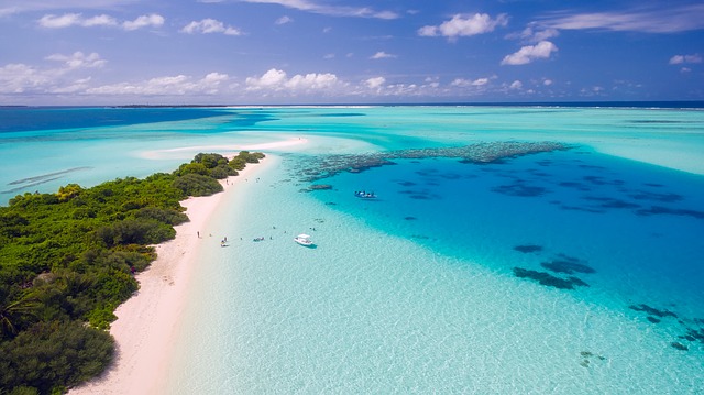 extra hour: beach in maldives