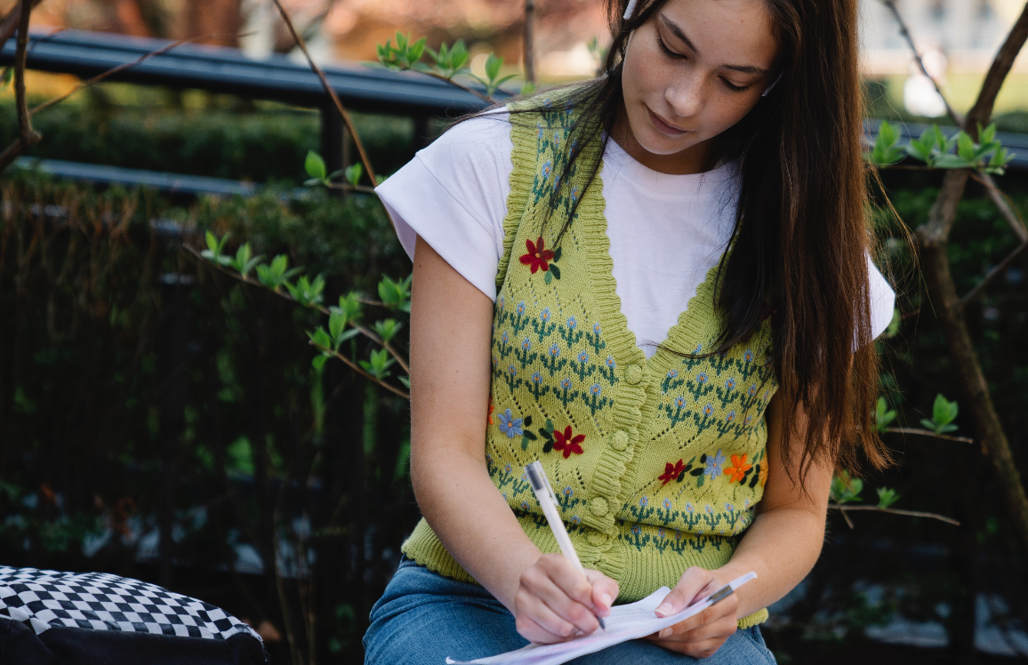 girl-reading-outside